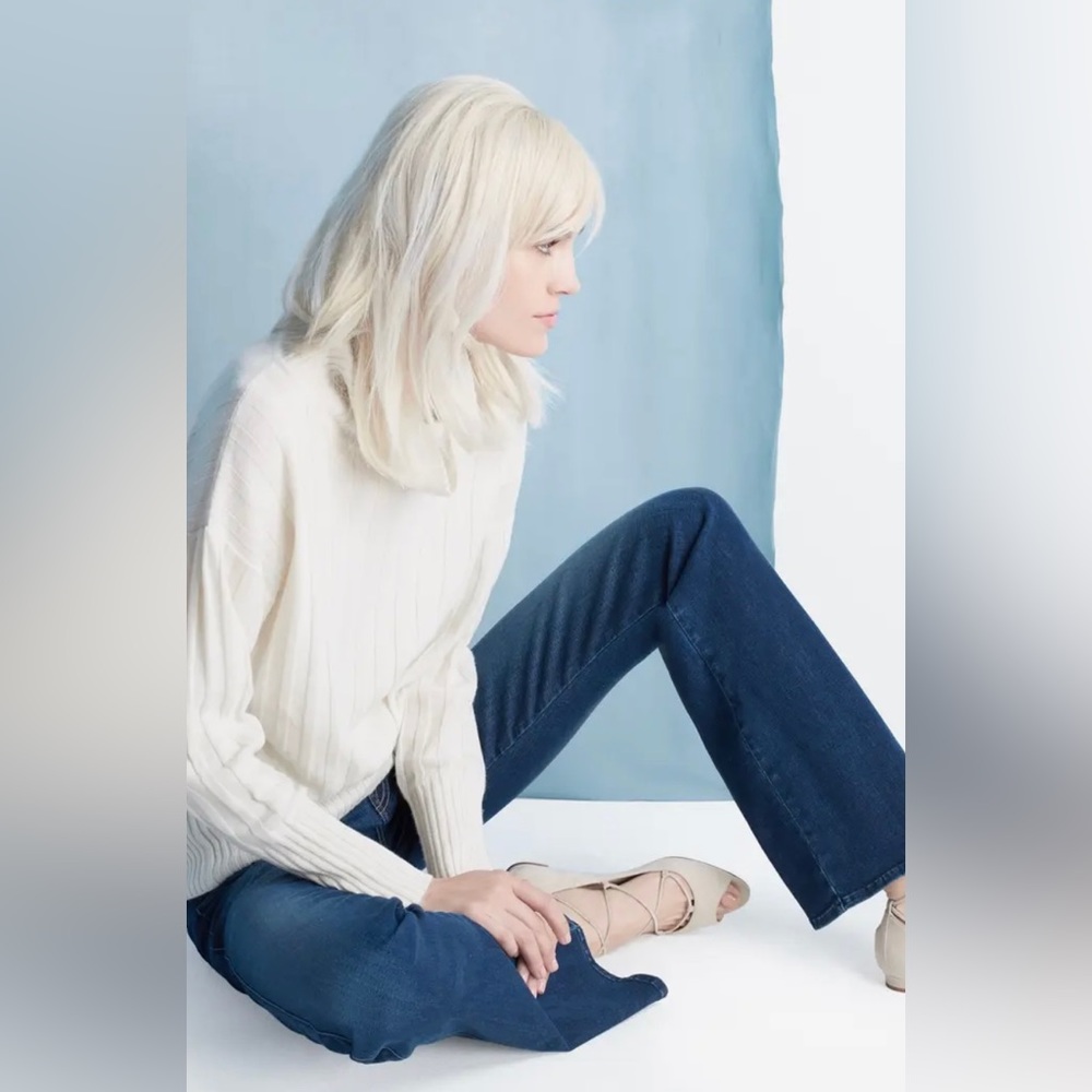 7 For All Mankind Bootcut Jeans in Duchess Wash - Picture 4 of 11